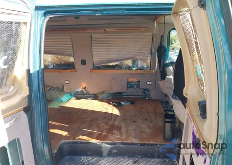 1998 Ford Econoline E150 Van из США, поврежденный, VIN 1FDRE1469WHB77553